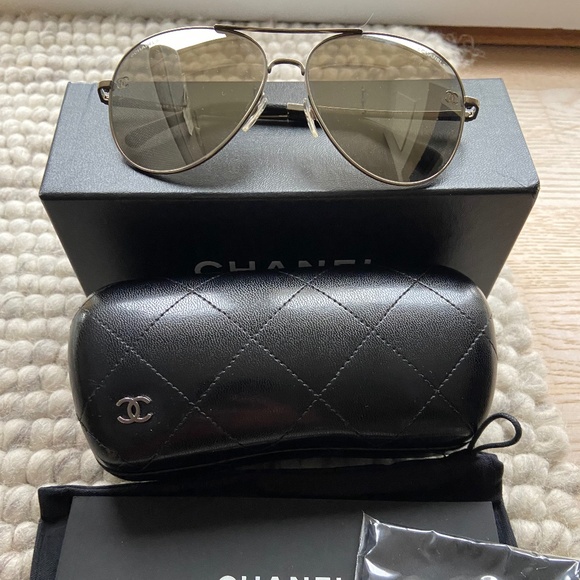 Chanel Aviator sunglasses - Picture 1 of 5